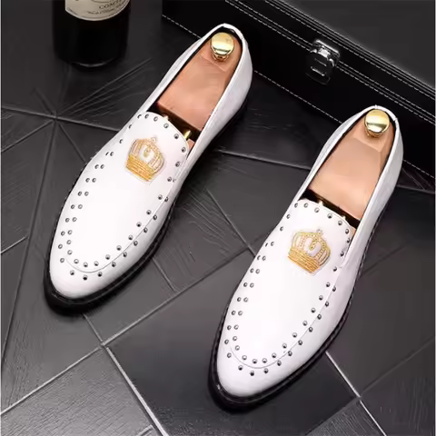 New Men Charming Glitter Embroidery Crown White Flats Dress Gentleman Shoes Male Wedding Homecoming 
