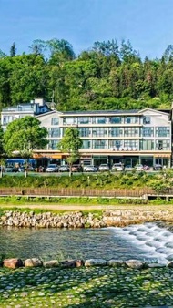 铂曼智慧酒店-Near the east gate of the Forest Park, about a 10-minute walk-There is a beautiful small rive