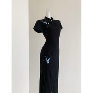 Butterfly Words 4.0 Cheongsam - Slim-fit Embroidered Dress with Slit Detail