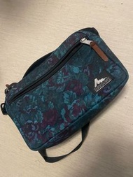 Gregory Padded Shoulder Pouch M Blue Tapestry 藍花 / 黑花