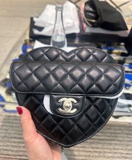 (現貨）一袋難求 VIC熱門款 25B Chanel 黑色大愛心形包