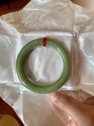 天然A貨翡翠（緬料）黃加綠滿色手鐲水潤55圈口