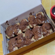 Kue Balok Bandung original topping pasta coklat