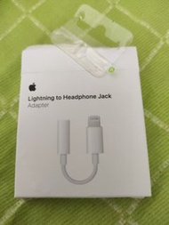 Lightning to headphones jack adapter