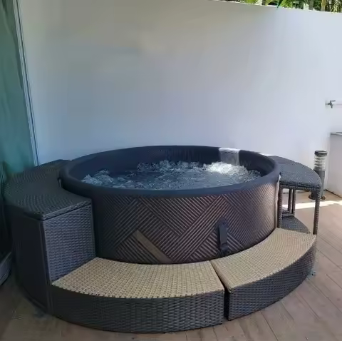 Hot SalesOutdoor Hot Tub 6 People Garden Portable Jacuzzi Bubble Indoor Round Inflatable Hot Tub
