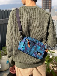包郵‼️🇰🇷韓國直送 Gregory 經典藍花Pouch M 斜孭袋 Blue Tapestry Shoulder Padded Crossbody Bag