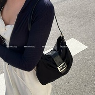 FENDI單肩法棍包