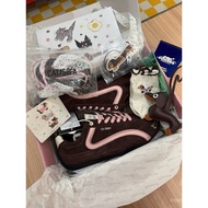 CAT SOFA model Emoji-Lab shoes box set is very cute.