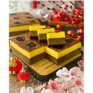 [Heritage] Premium Cake Mandarin, Kueh Lapis Surabaya Prunes, 22x22x11cm, Cake delivery, Spiku, Butt