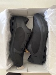 on x paf black Cloudventure Peak