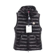 【二手】 MONCLER GLYGOSSE 羽絨背心 1A00098597YG9991 黑色尼龍連帽羽絨背心 女款 全新