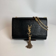 YSL 354119  黑金鱷魚紋流蘇kate包
