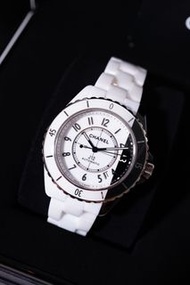 Chanel J12 Paradoxe Calibre 12.1腕錶，38毫米