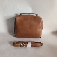 加拿大 MATT & NAT 啡色皮革 手提 斜咩袋