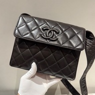 Chanel 香奈兒vintage咖啡色相機包 絕版中古 浮雕雙C黑扣