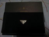 ￥儲藏室￥-PRADA 經典款三角鐵牌 超大長夾 皮夾 防刮黑色尼龍 完整盒裝