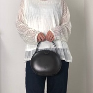 【 日本直送 名牌中古包 】LOEWE 羅威 手提包 棕色 Logo 皮革 化妝包 圓形 vintage 古董 pyjsv4