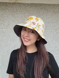 吱吱札札/手工雙面漁夫帽-愛吃香蕉的狗狗
