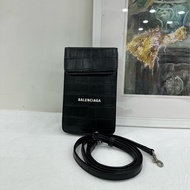 Balenciaga巴黎世家鱷壓手機包