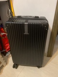 24吋中size行李箱🧳24吋行李喼，24  inch luggage