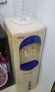 冷熱水機