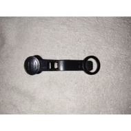 (Used with cord and controller - INDEPENDENT USE) Touch wire clip to press the screen, pick up coins