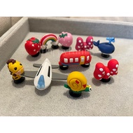 🇸🇬【SD】🇸🇬Cartoon 3D bus rainbow airplane strawberry Crocs Charms Pins Bowknot snail Jibbits Charm Sha