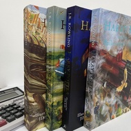 4Books/set Harry Potter  หนังสือชุดปกแข็งหนังสือเล่มใหญ่รูปแบบขนาดใหญ่หนังสือคลาสสิกภาษาอังกฤษแบบเต็