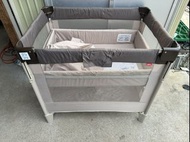 Aprica 折疊迷你嬰兒床 Coconel 空氣牛奶白色便攜式