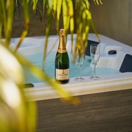 โรงแรม Suite atypique - Jacuzzi privatif en centre ville de Cognac - คอญญัก