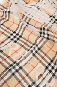 Burberry 格紋印花圍巾