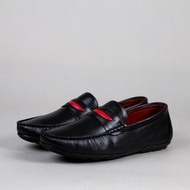 HEAVY SHOES รองเท้าโลฟเฟอร์หนังแบบสวมสำหรับผู้ชาย รุ่น NB3282