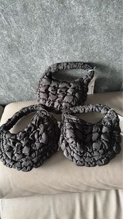 Sf到付優先 (全新micro size  full set with tag ) Cos bag quilted bag 雲朵包 袋 包 大size 黑色 black 紫色