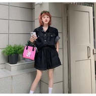 CiCi Plus+(set997)ชุดSet เสื้อยีนส์+กางเกง ดีเทลแต่งกระเป๋าใช้งานได้จริง เอวสม๊อก สไลต์สาวอวบเหมาะม๊