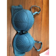 A pair of Undiz 34A lightweight padded bra