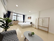 บ้านเดี่ยว 1 ห้องนอน 1 ห้องน้ำส่วนตัว ขนาด  ตร.ม. – สุขุมวิท (มีระเบียง) (S hostel Sukhumvit48 ,Phra