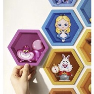 台灣代購🍄正版 愛麗絲夢遊仙境 六角壁磚 六角 Puzzle 拼圖 砌圖 Alice in the Wonderland 妙妙貓 56片 pintoo