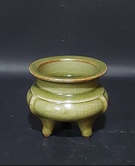 龍泉三足香爐(B 1477)