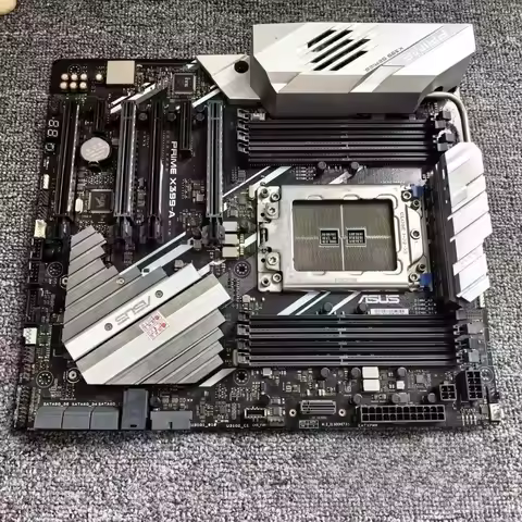 La placa base desmontada Asus PRIME X399-A admite memoria AMD DDR4 1920x, cuatro canales, una interf