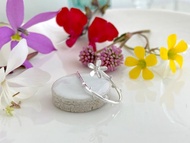 小野花的螺旋耳環