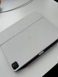 iPad Pro 12.9 1TB Wifi 連白色Magic Keyboard
