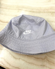 Nike淺紫漁夫帽