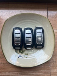 3 FOB smart key vvdi xm38 bản ch có thể thay đổi con chíp và tần số theo app vvdi