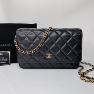 CHANEL 黑金小羊皮woc鏈帶包