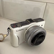 Panasonic GF2 + 14-42mm olympus微單眼相機 二手自用幾