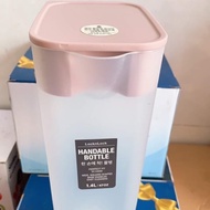 Lock water bottle.&Lock 1,4l