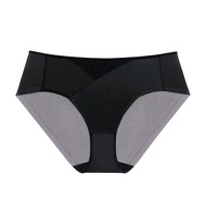 Triumph กางเกงชั้นในรูปแบบฮิปสเตอร์ รุ่น All Day Silk Hipster รหัส 10225995 สีดำ 0004