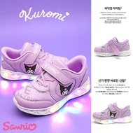 (數量有限 售完即止) 🇰🇷 Korea Sanrio Kuromi LED Child Kids LEDs light Sport Shoes Purple Colour Women Girl Sneakers 韓國 三麗鷗 KUROMI 紫色 LEDS 閃燈 小童 小朋友 女裝 男裝 女童 運動鞋 戶外波鞋 便服鞋 正貨 最新貨品 韓國空運到港 SIZE 尺碼: 150/160/170/180/190/200/210