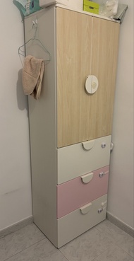 IKEA 兒童衣櫃