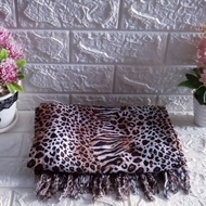 KAIN PANTAI MOTIF MACAN WARNA PUTIH | KAIN BALI MOTIF TUTUL PUTIH